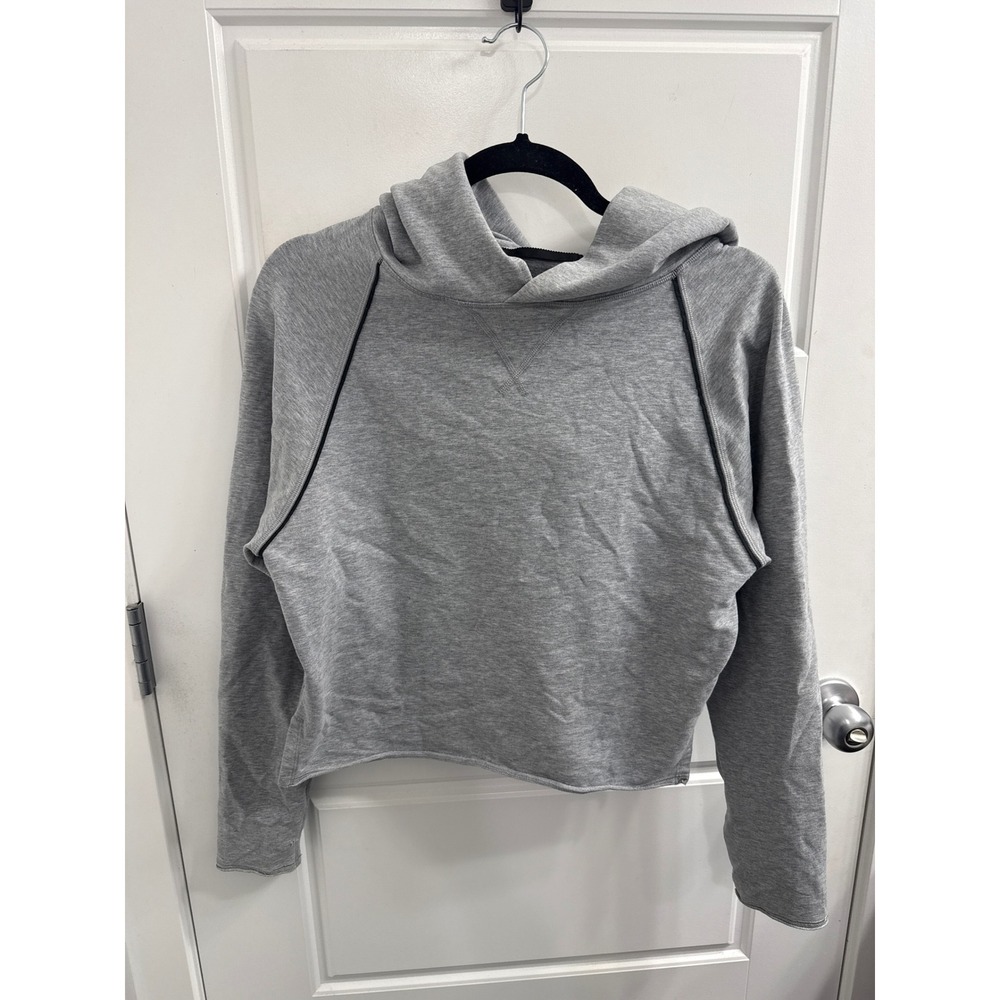 Lululemon Grey Cropped Hoodie Raglan Sleeve Raw Hem Pullover Sweatshirt med